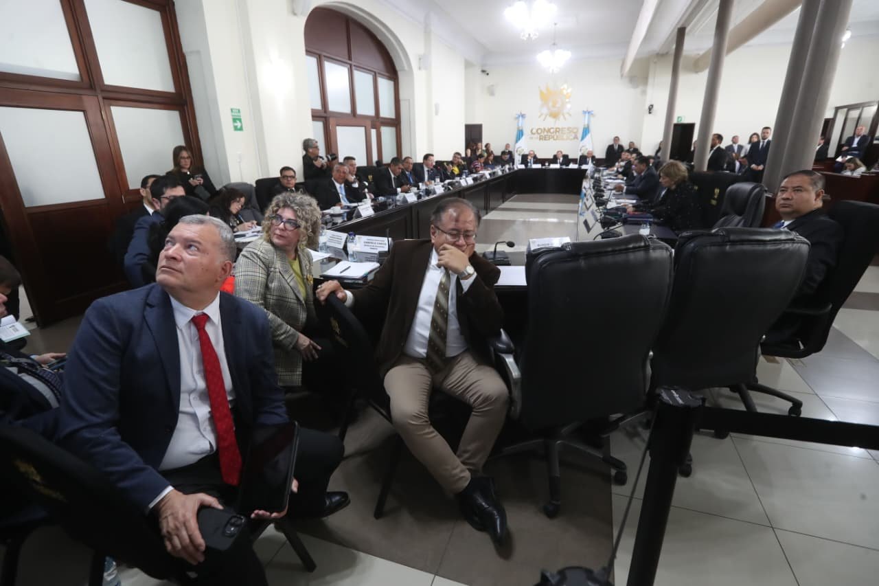 Congreso y Ejecutivo analizan propuestas para frenar aumento en precios de combustibles en Guatemala