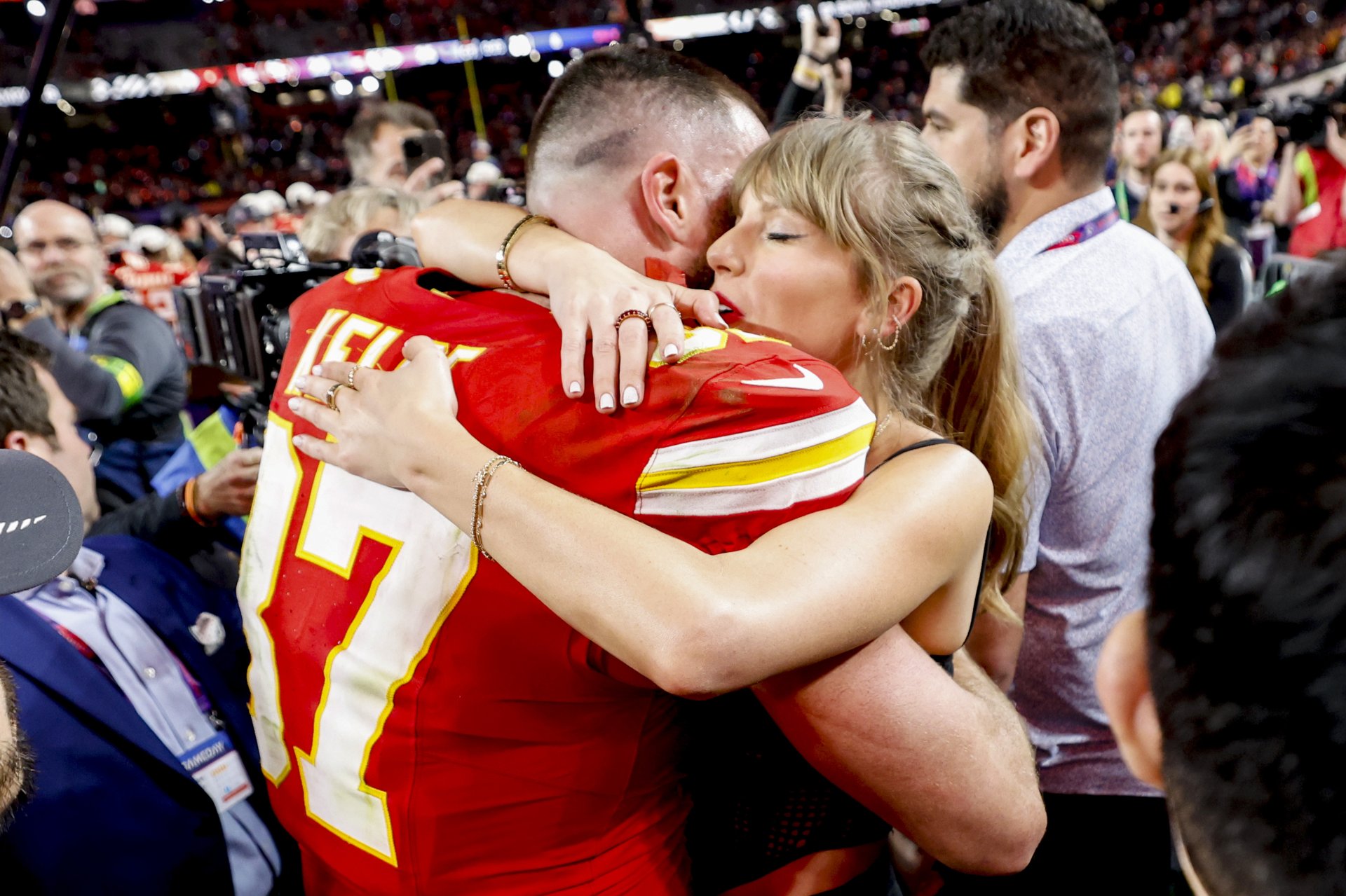 Taylor Swift y Travis Kelce: planificación detallada de su luna de miel tras boda en Rhode Island