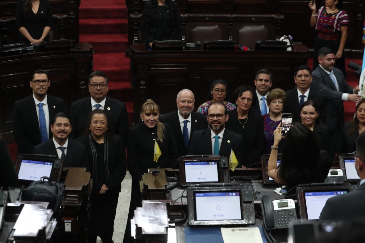 Congreso juramenta a magistrados de la novena Corte de Constitucionalidad en sesión solemne
