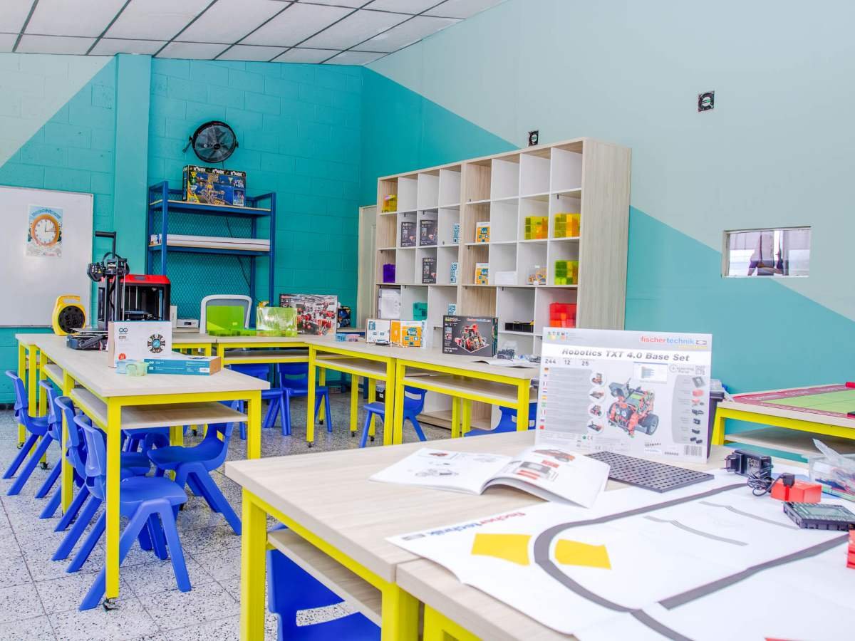 Aulas STEAM en Soyapango impulsan el desarrollo tecnológico femenino desde la educación básica