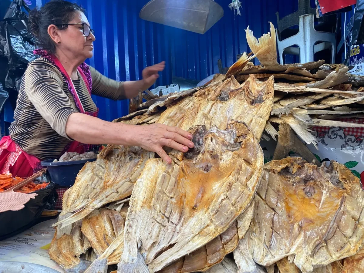 Incremento significativo en precios del pescado seco impacta mercados en El Salvador