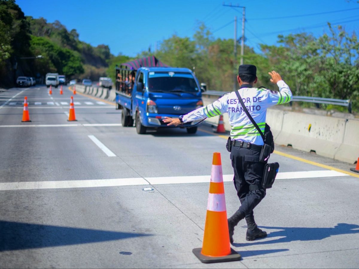 Plan integral de asistencia vial en El Salvador para Semana Santa incluye grúas gratis y controles estrictos