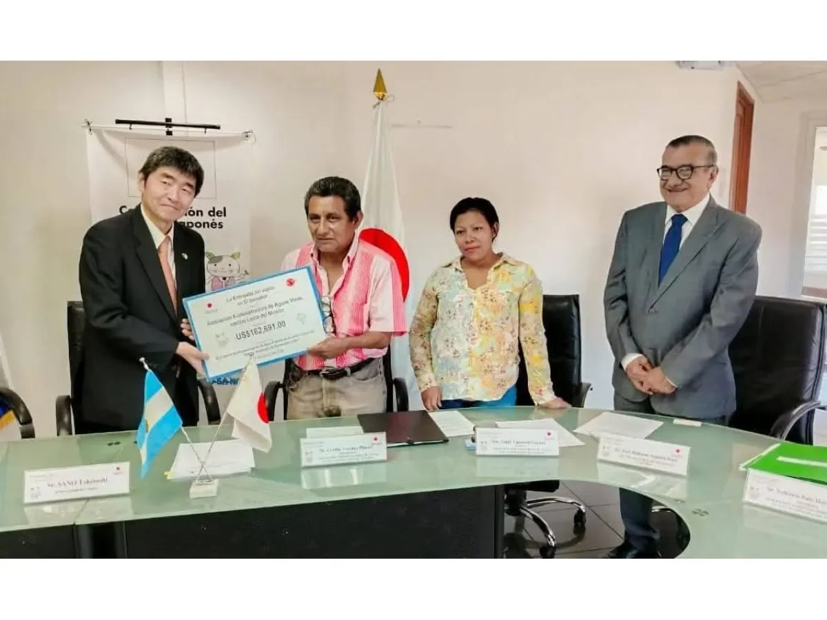 Japón fortalece infraestructura en El Salvador con proyectos de agua potable y donación de ambulancias Japón fortalece infraestructura en El Salvador con proyectos de agua potable y donación de ambulancias