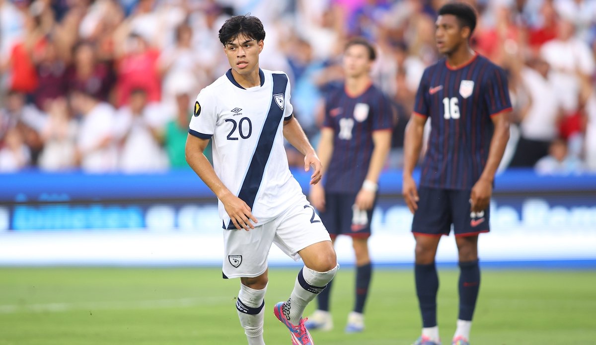 Olger Escobar: un joven talento que impulsa el fútbol guatemalteco en el extranjero Olger Escobar: un joven talento que impulsa el fútbol guatemalteco en el extranjero