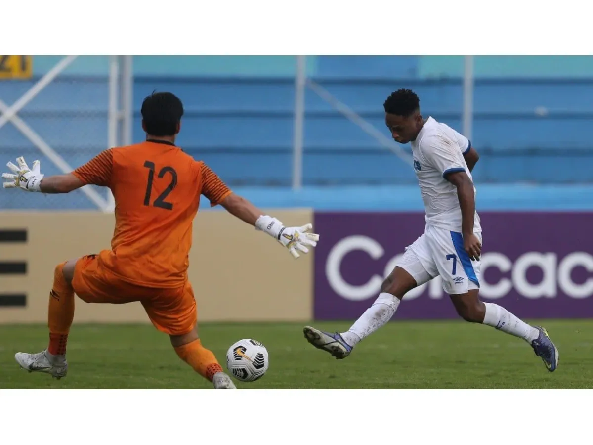 Mayer Gil regresa a la selección nacional para amistosos de CONCACAF Series