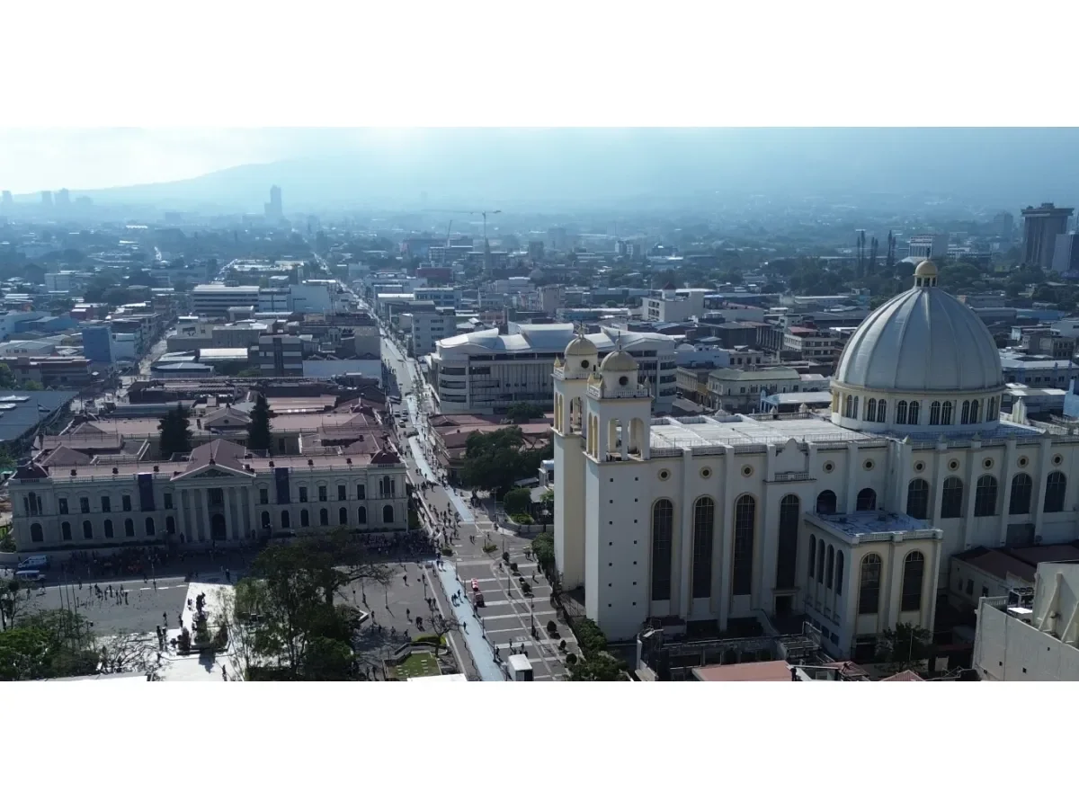 Demanda de idiomas y niveles de dominio en medianas y grandes empresas de El Salvador