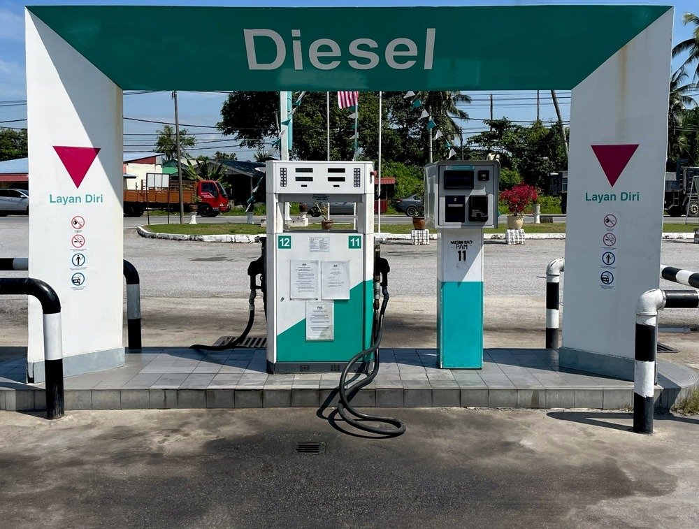 Factores que explican por qué el diésel sube más que la gasolina en crisis en Guatemala