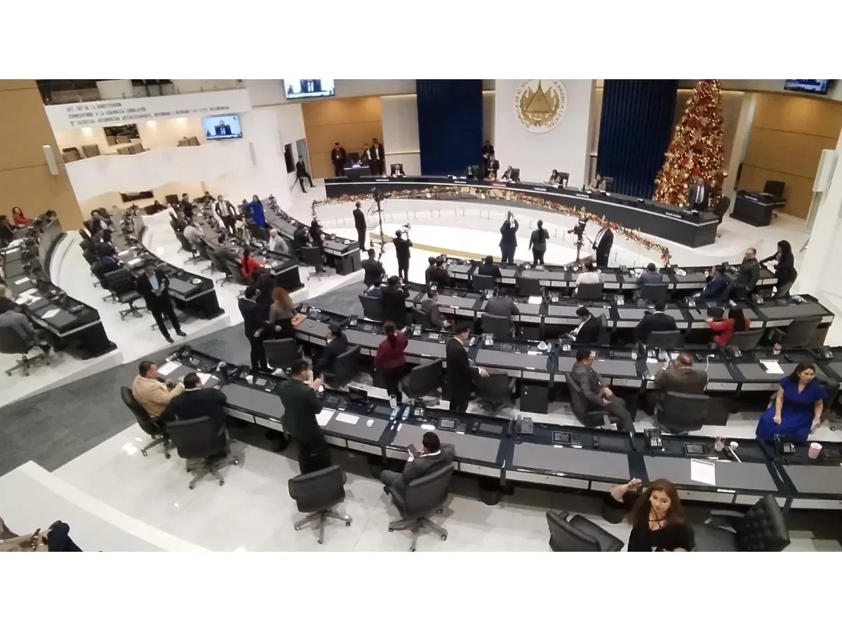 Cadena perpetua para menores en El Salvador podría violar sentencias de la Corte IDH