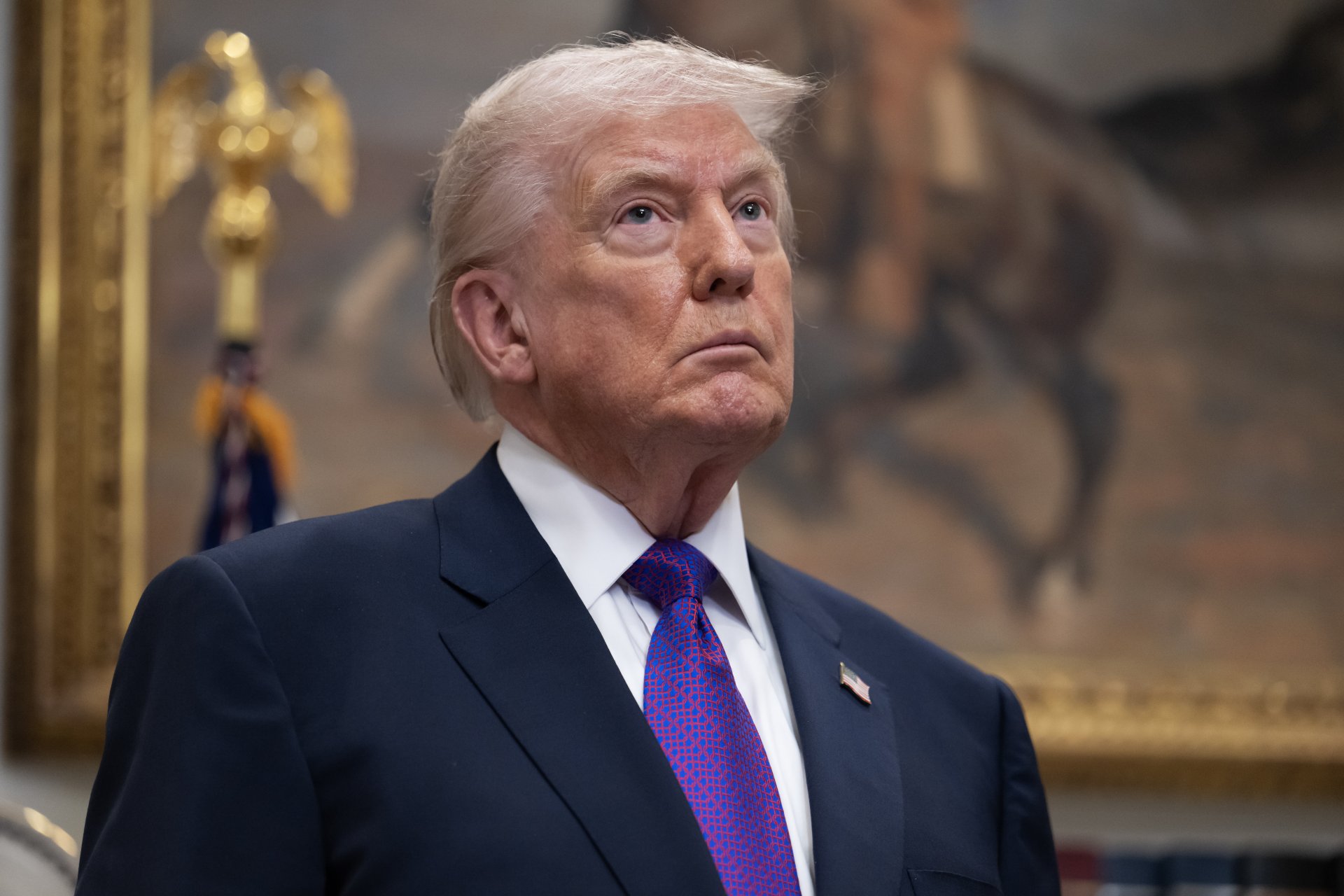 Memorando revela que Donald Trump mostró mapa clasificado a pasajeros de su avión en 2022