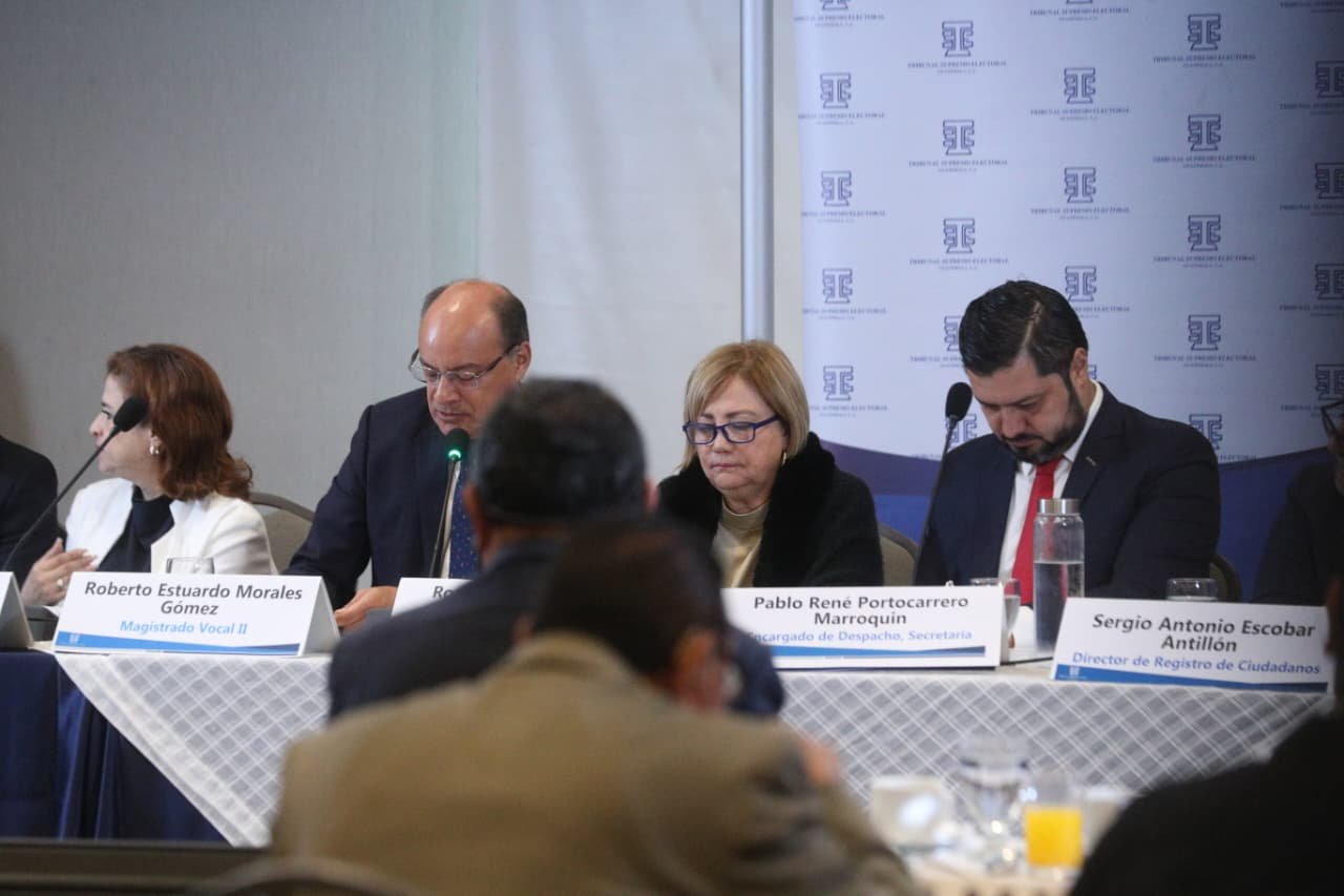 Partidos políticos presentan prioridades al nuevo TSE para elecciones generales 2027