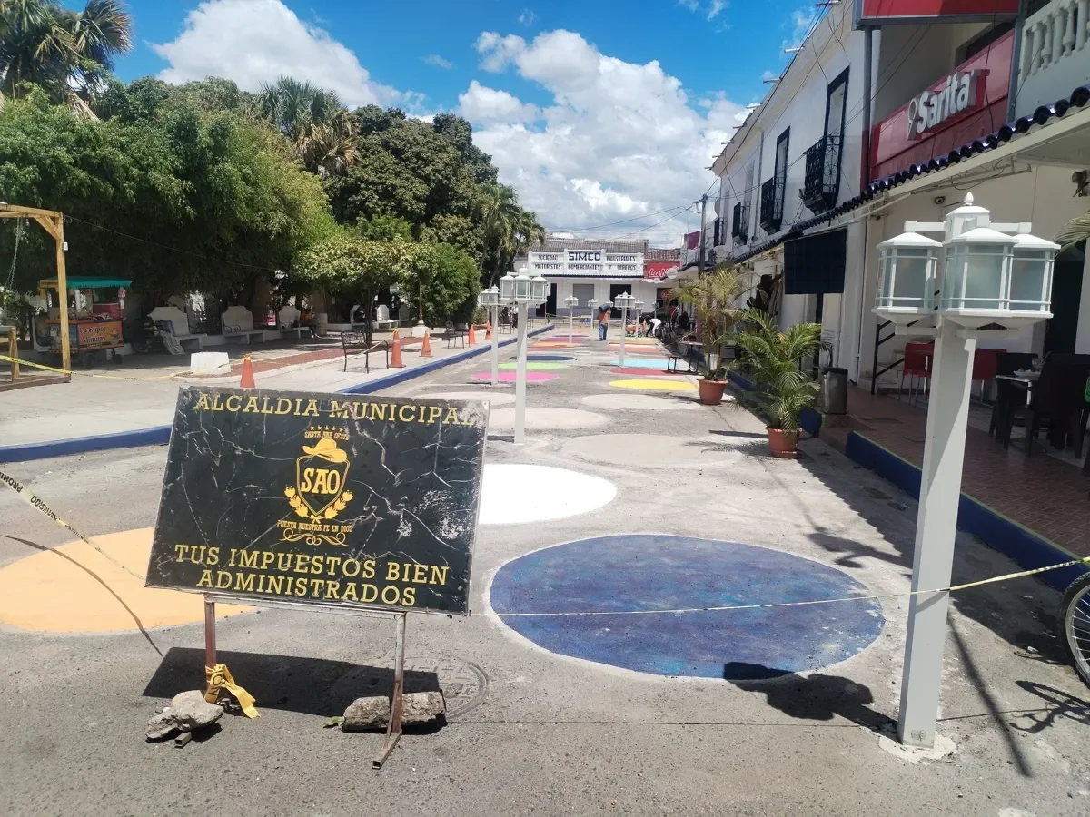 Controversia en Chalchuapa por cierre de calle tradicional en procesiones de Semana Santa Controversia en Chalchuapa por cierre de calle tradicional en procesiones de Semana Santa