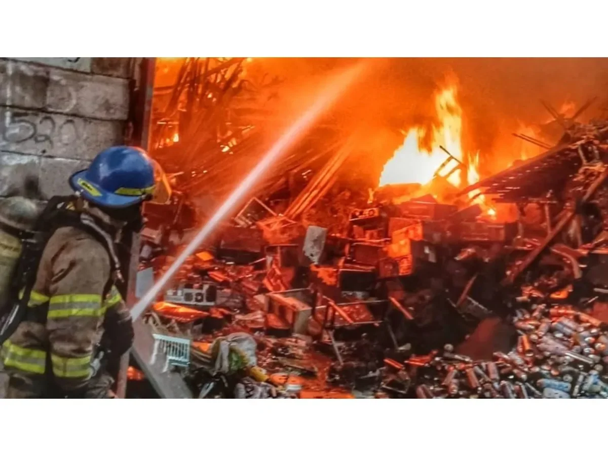 Incendio en Sensuntepeque causa daños significativos en Centro de Gobierno de Cabañas