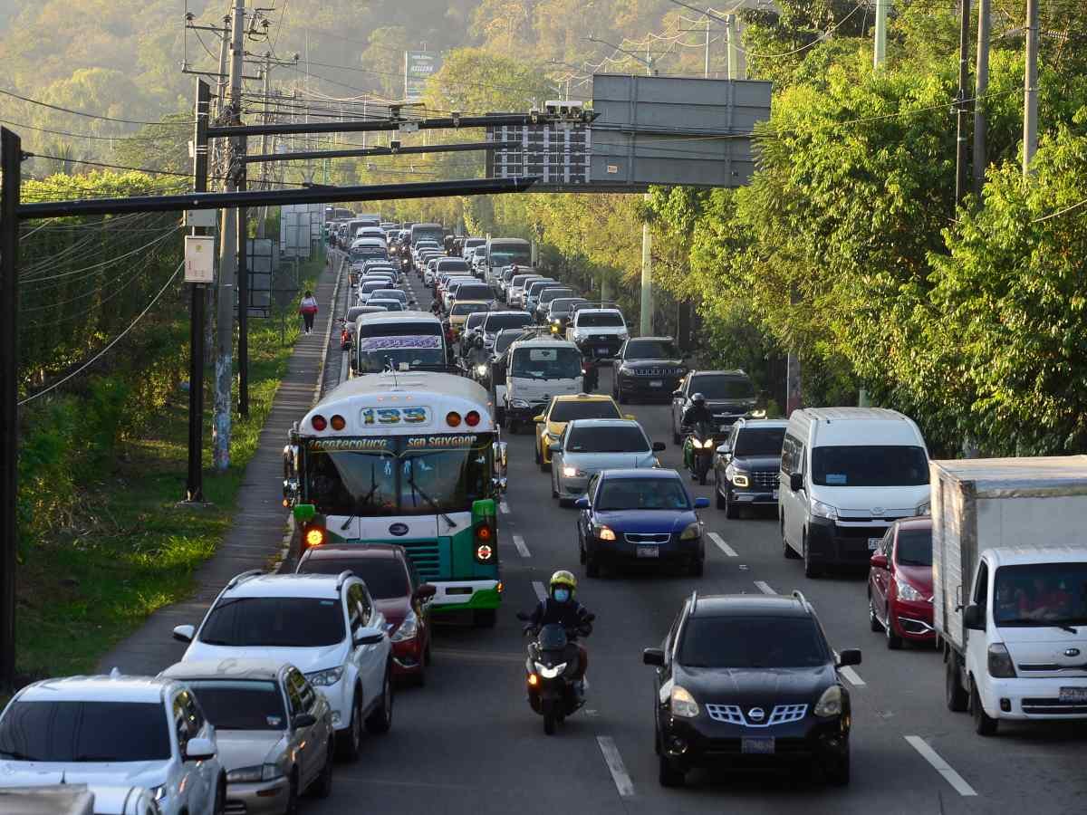 VMT establece restricciones al transporte pesado en La Libertad del 28 de marzo al 6 de abril de 2026