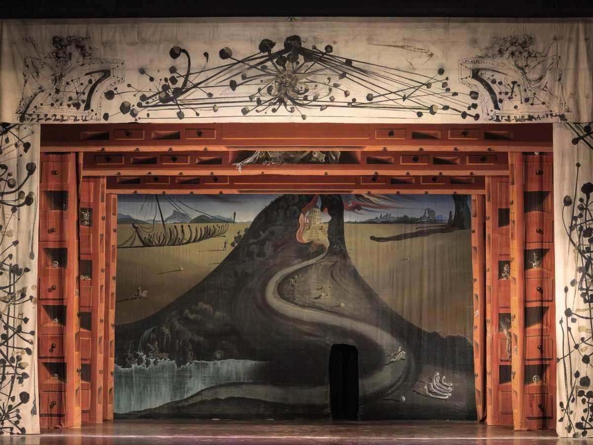 El Museo Dalí de Florida incorpora icónico decorado escénico subastado en París