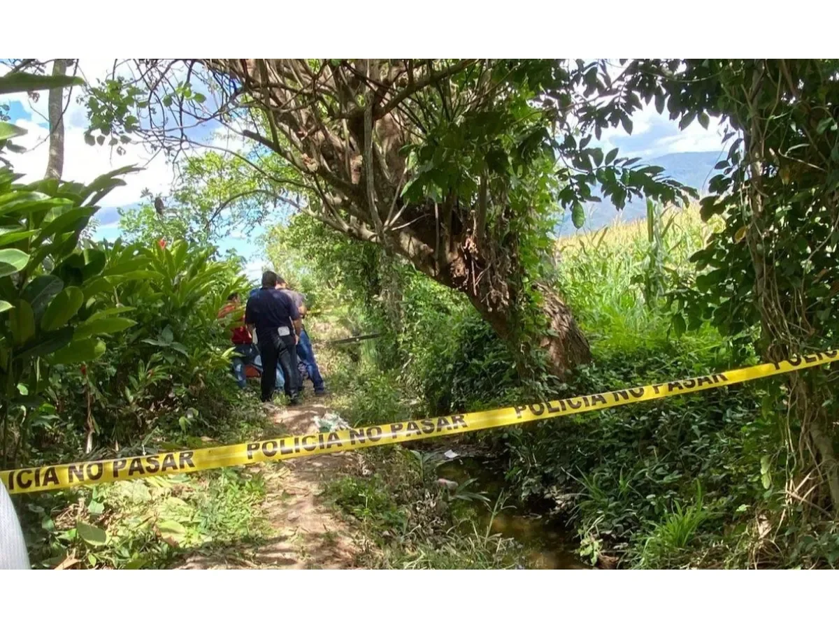 Tragedia en Ciudad Arce: Niña de un año fallece tras caer en un canal de agua