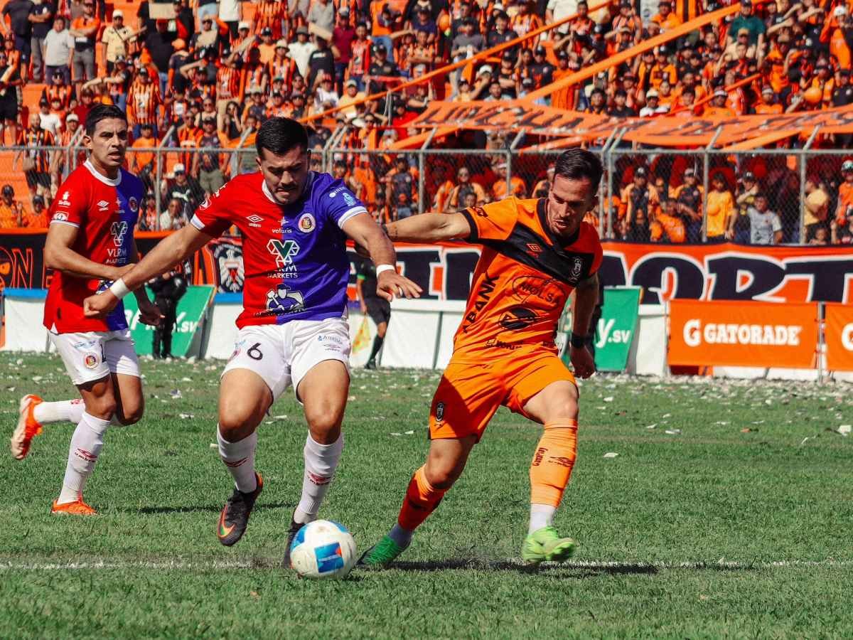 Águila derrota 3-0 a FAS y le quita el invicto en el estadio Barraza
