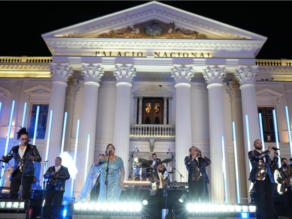 Los Hermanos Flores animan San Salvador en una noche inolvidable antes de Coachella