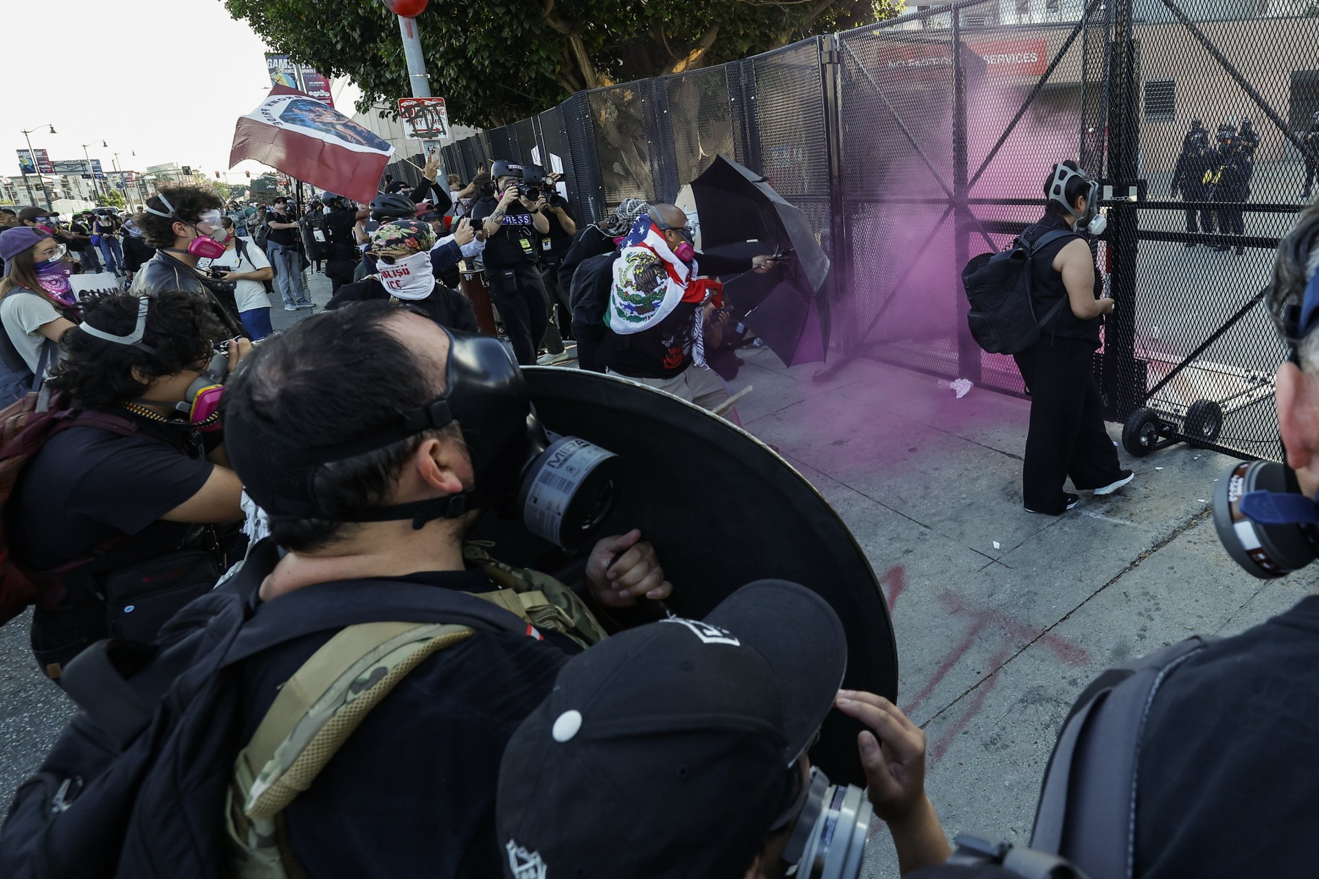 Movimiento “No Kings” en EE. UU.: Detenidos en masivas protestas contra Trump, la guerra en Irán y el ICE