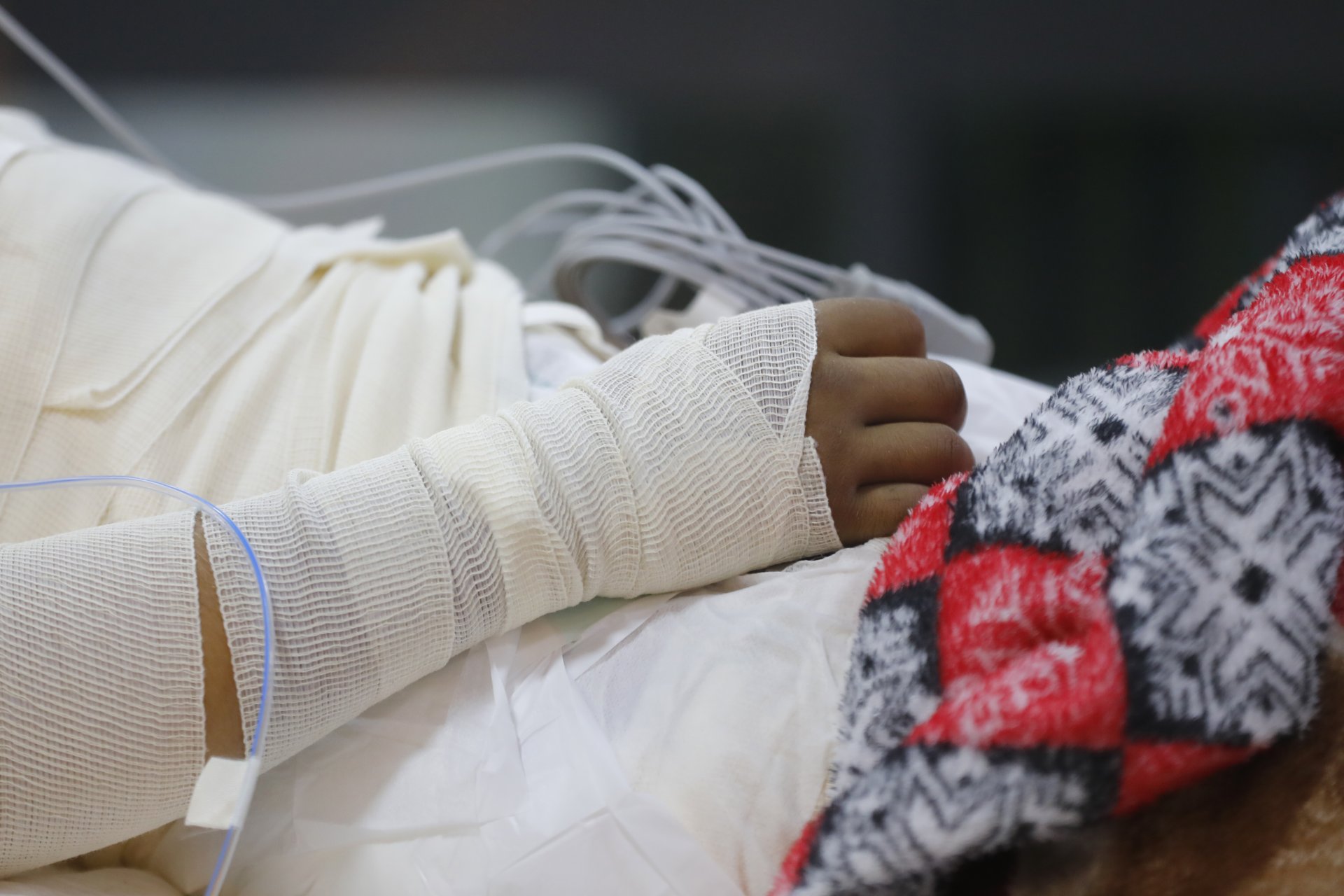 Accidente fatal en República Dominicana: niño de 11 años dispara arma hechiza y mata a su hermano
