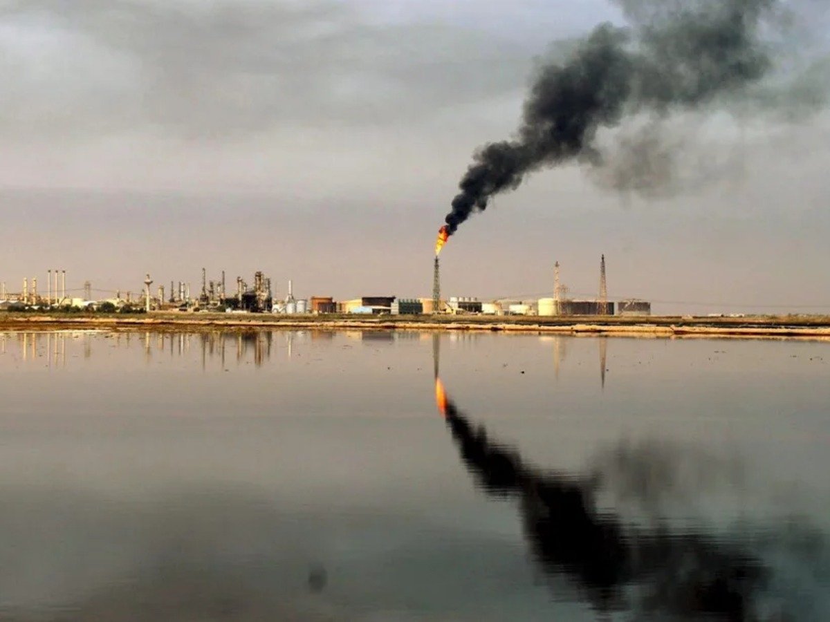 Escalada en Medio Oriente tensiona mercados energéticos y eleva precio del petróleo