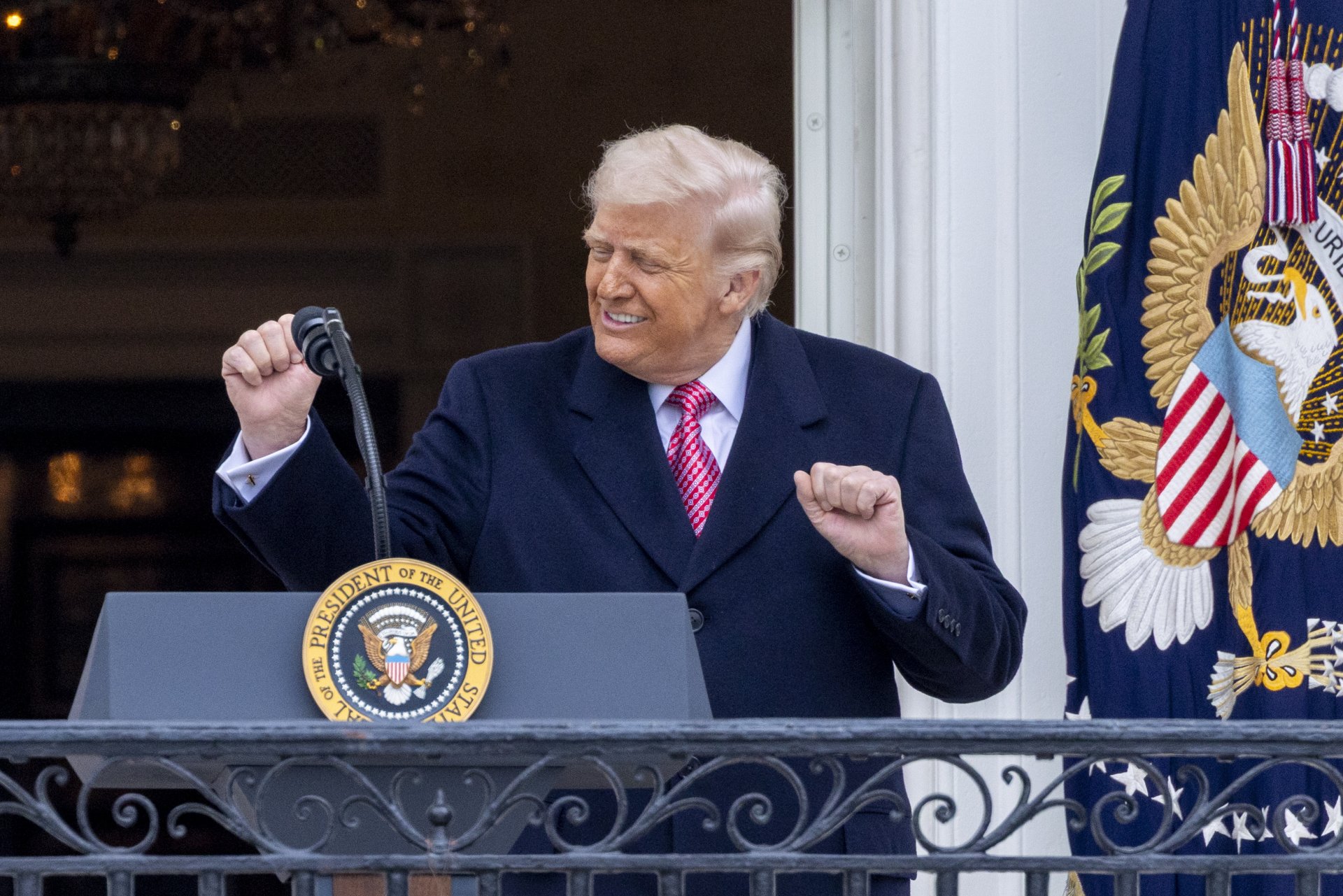 Trump revela planos de polémico salón de baile y complejo militar bajo la Casa Blanca