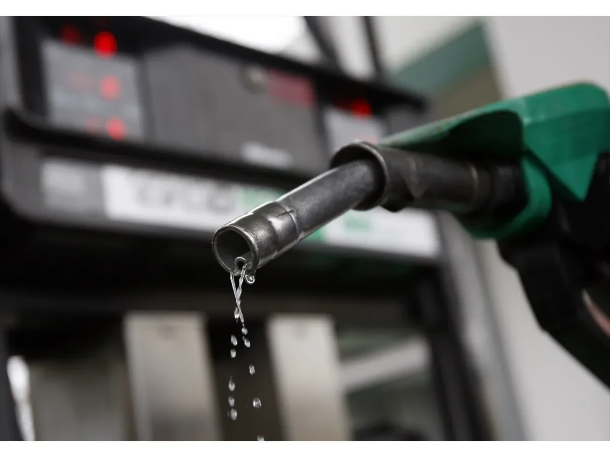 Incremento generalizado en precios de combustibles en El Salvador para esta quincena