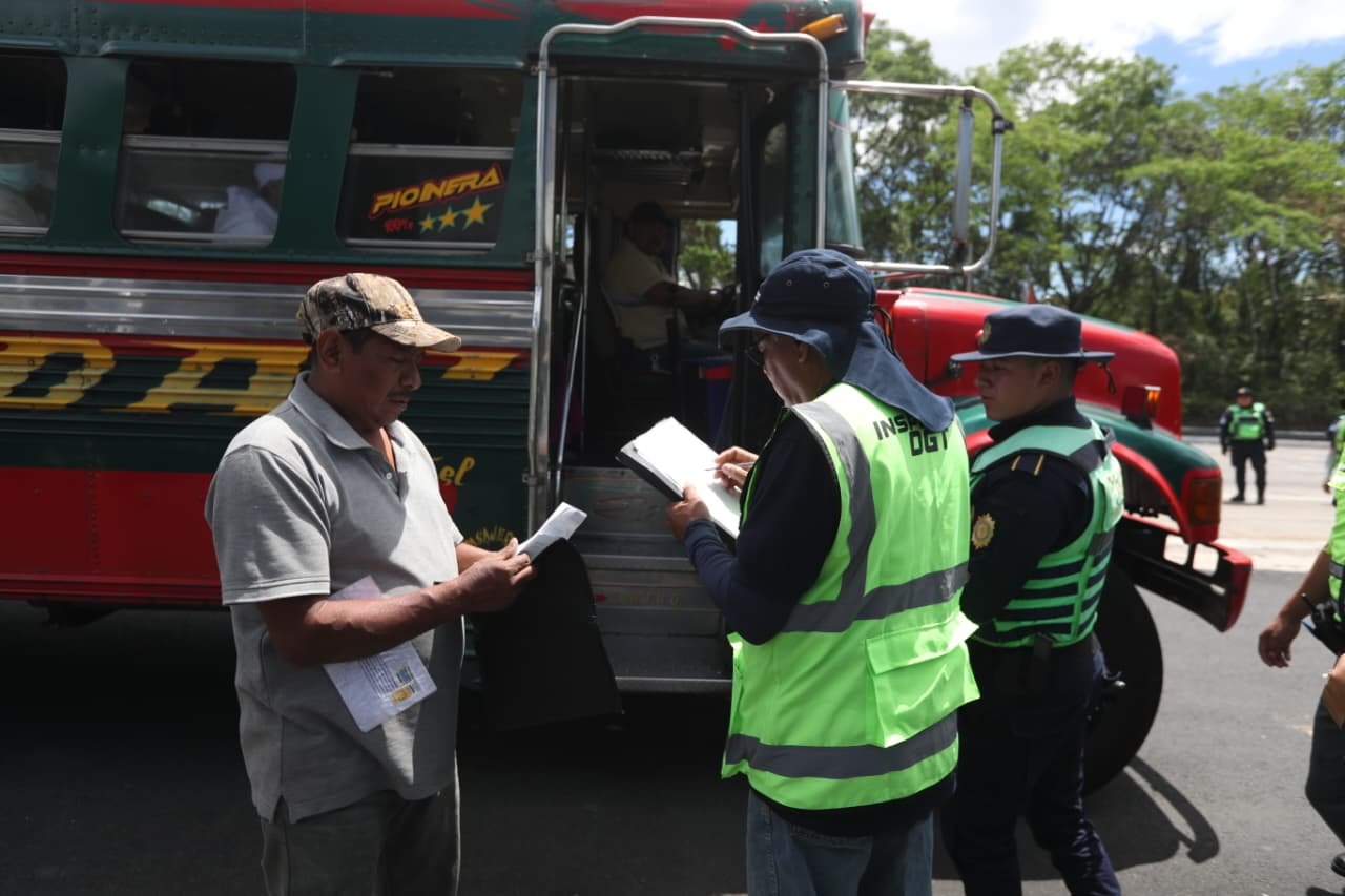 Autoridades refuerzan vigilancia ante cobros indebidos de hasta Q30 en transporte colectivo durante Semana Santa