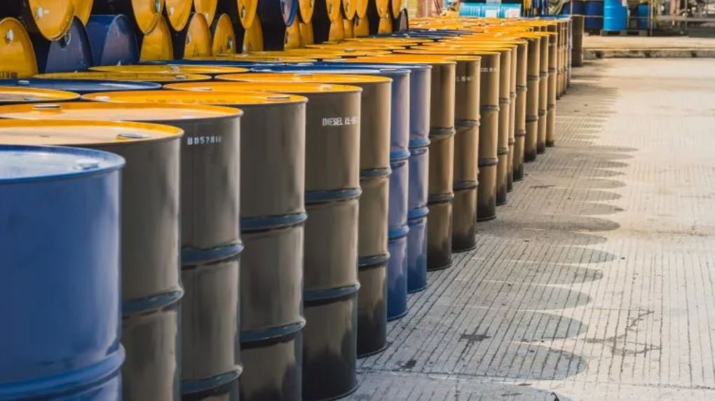 El precio del petróleo de Texas supera los US$100 por primera vez desde 2022 ante tensiones en Medio Oriente