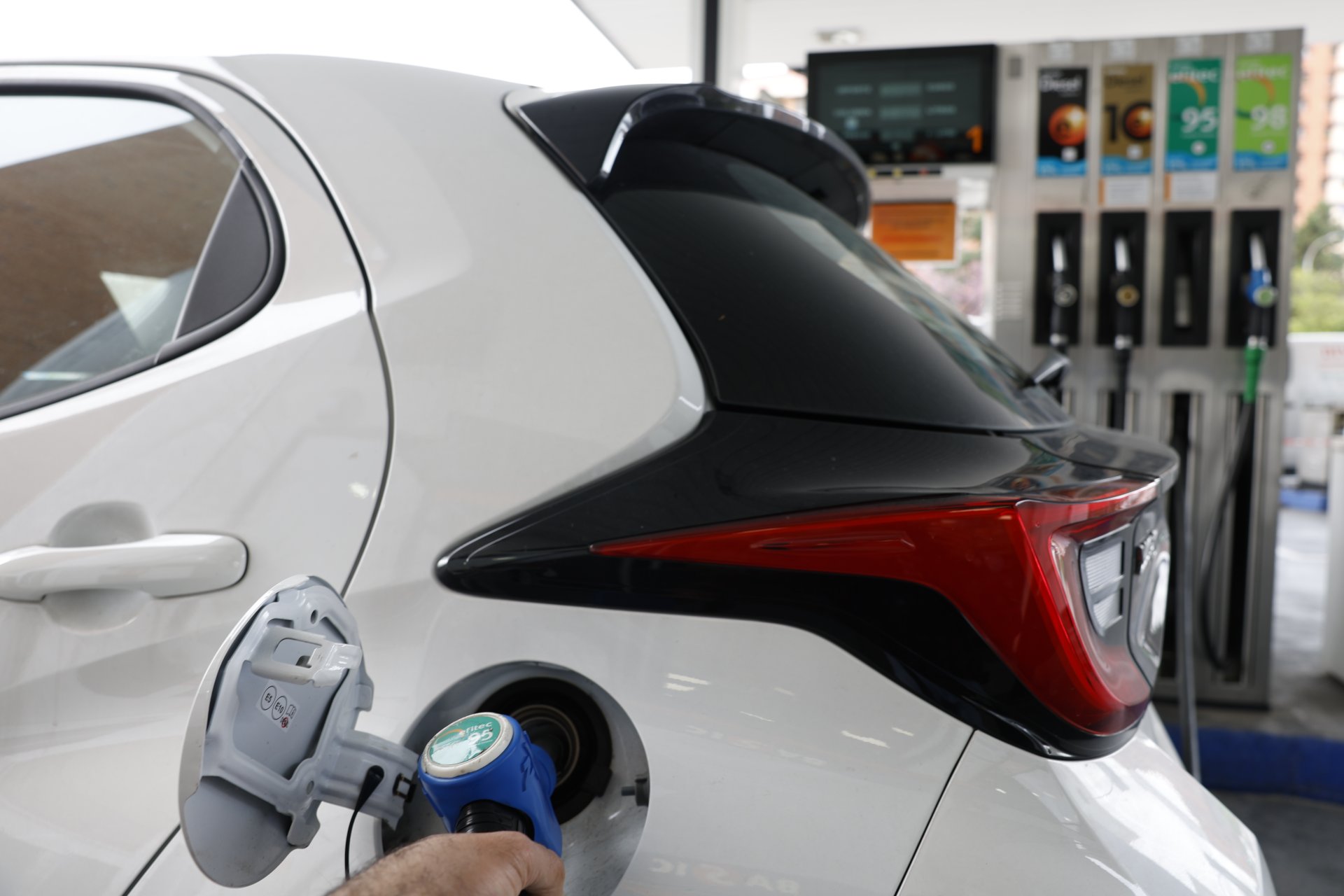 Monitoreo y precios de la gasolina en Semana Santa: análisis de costos y variaciones en Guatemala