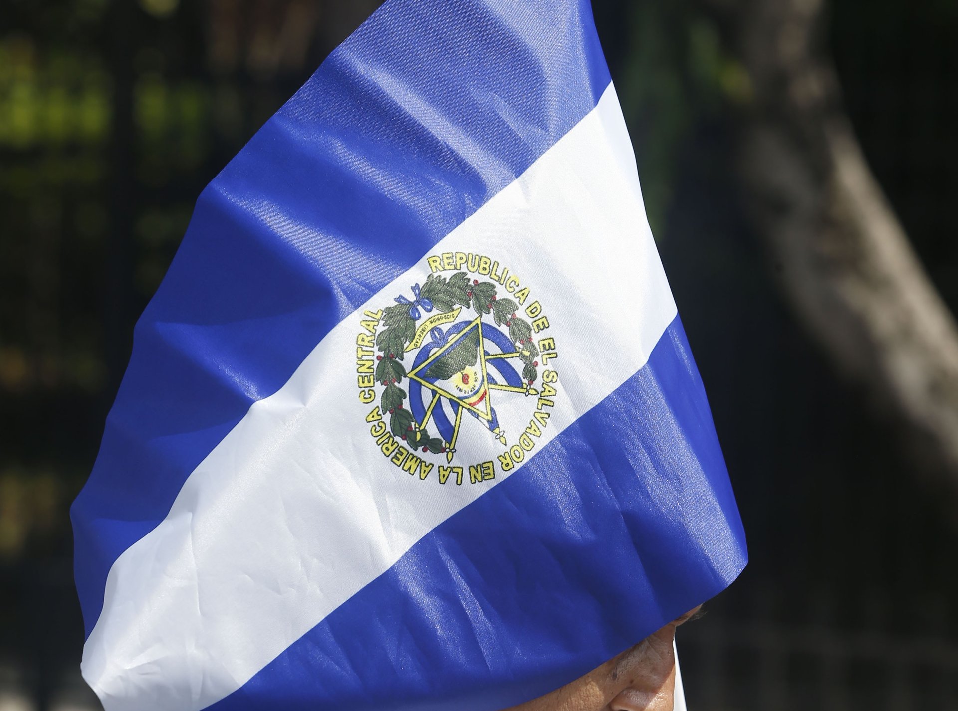 Cambios en condiciones para residentes temporales en El Salvador a partir del 31 de marzo