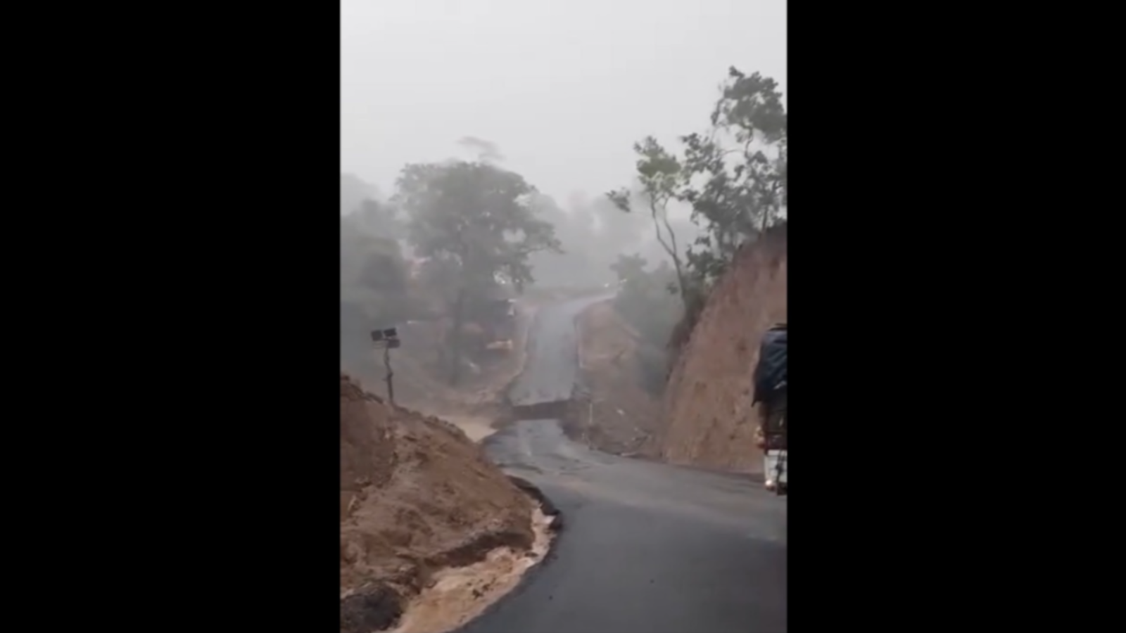 Lluvias generan colapso en paso provisional de ruta Cito Zarco y bloquean tránsito Quetzaltenango-Retalhuleu
