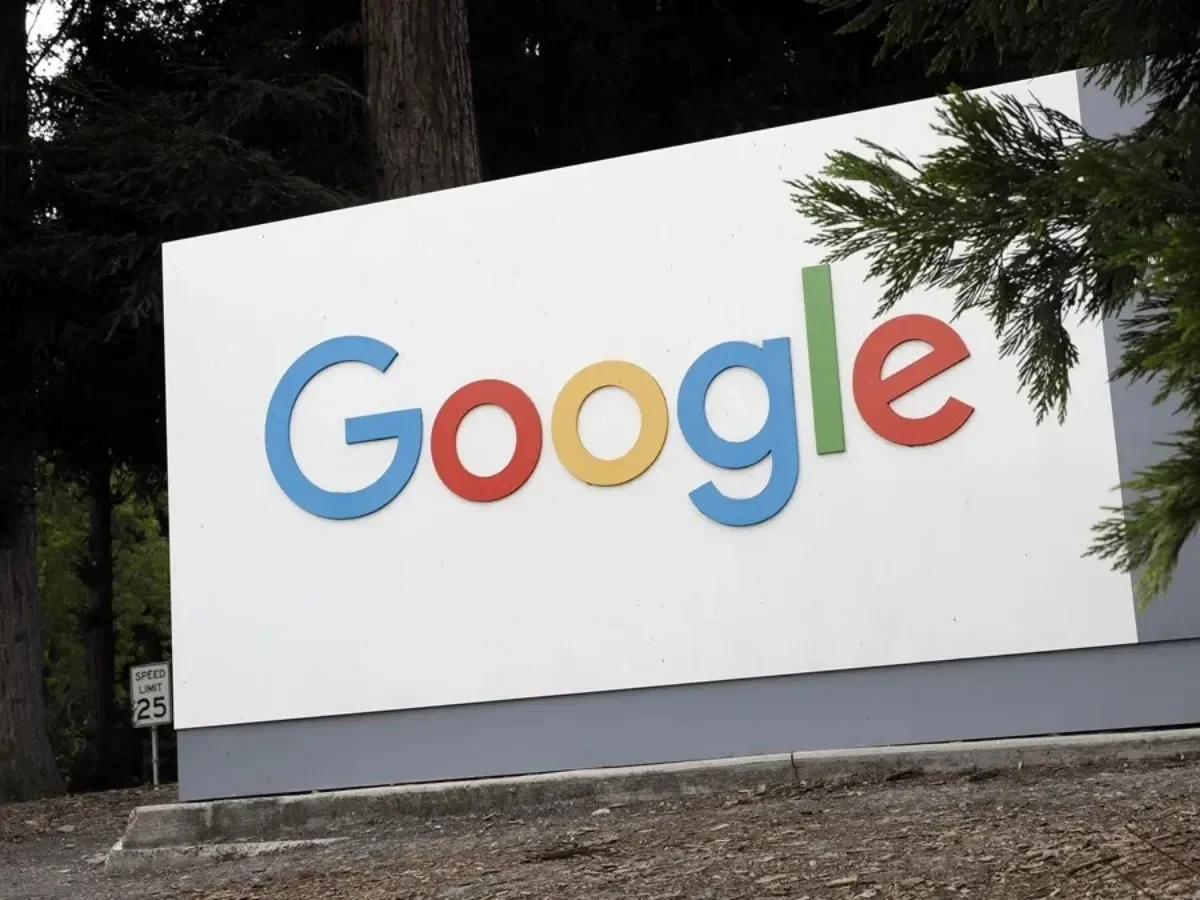 Irán amenaza con atacar oficinas de Apple, Microsoft y Google en Oriente Medio y advierte a sus empleados