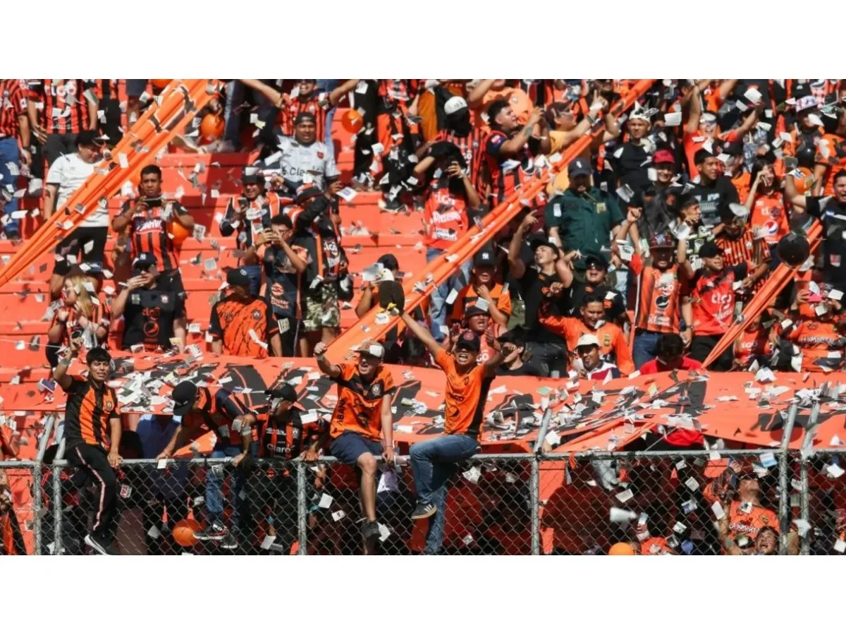 Águila sancionado con multa por uso de pólvora en el Clásico Nacional del Clausura 2026 Águila sancionado con multa por uso de pólvora en el Clásico Nacional del Clausura 2026