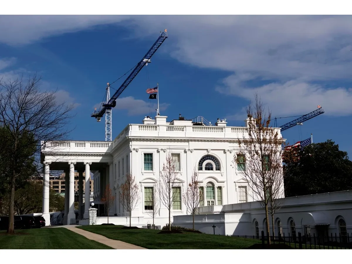 Juez federal ordena detener la construcción del polémico salón de baile en la Casa Blanca
