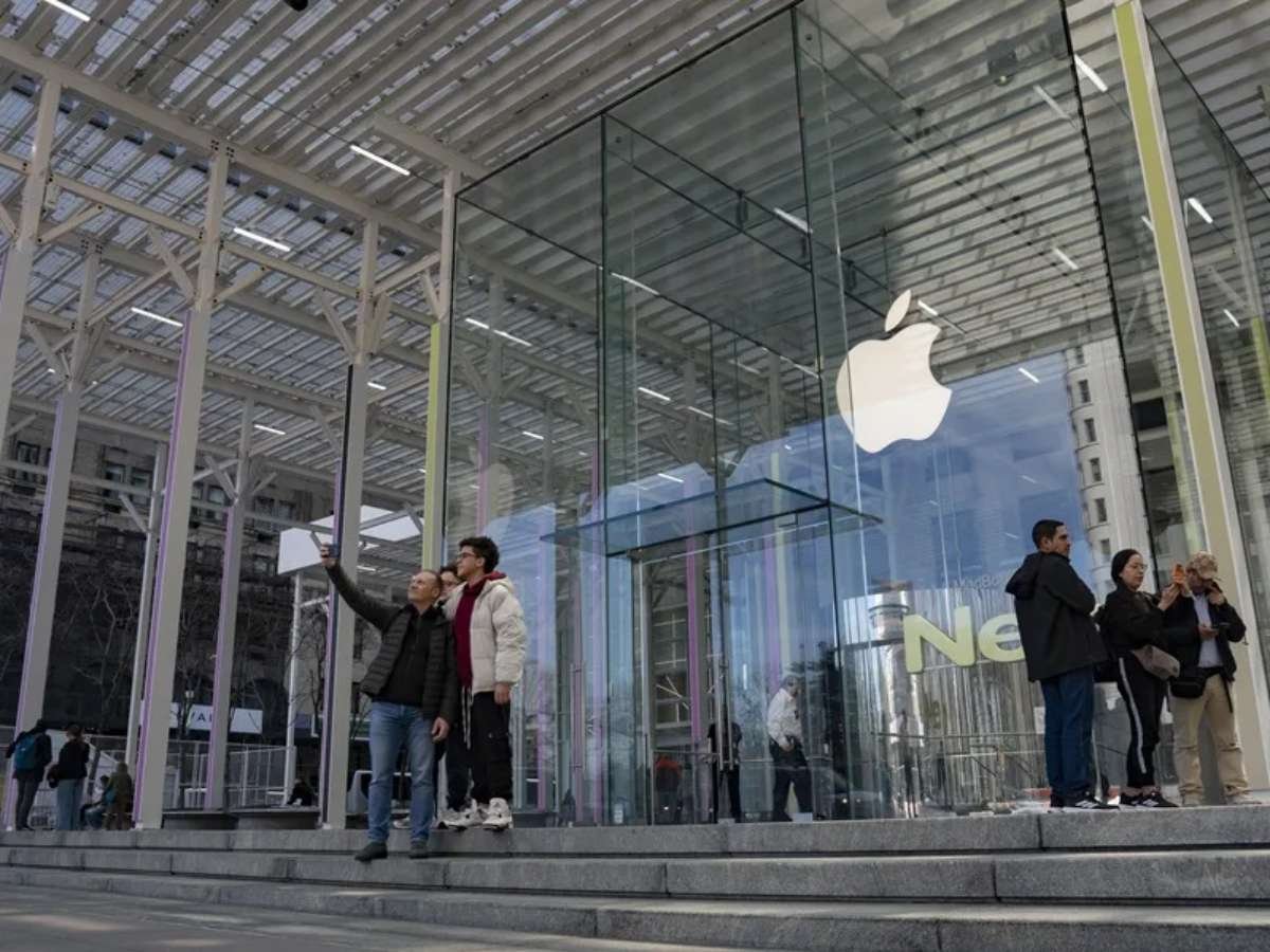 Apple celebra 50 años de innovación y enfrenta nuevos desafíos en inteligencia artificial