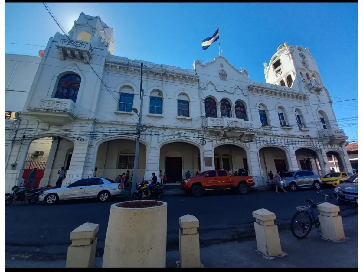 Deuda municipal en El Salvador cerró 2025 en $756.1 millones con reducción neta del 1.4%