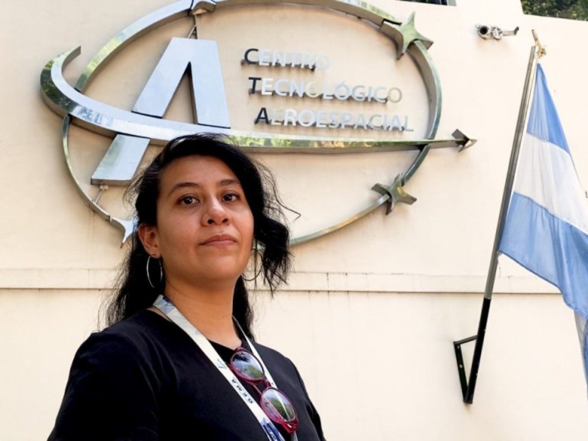 Frida Alfaro, ingeniera salvadoreña clave en la misión lunar Artemis II de la NASA