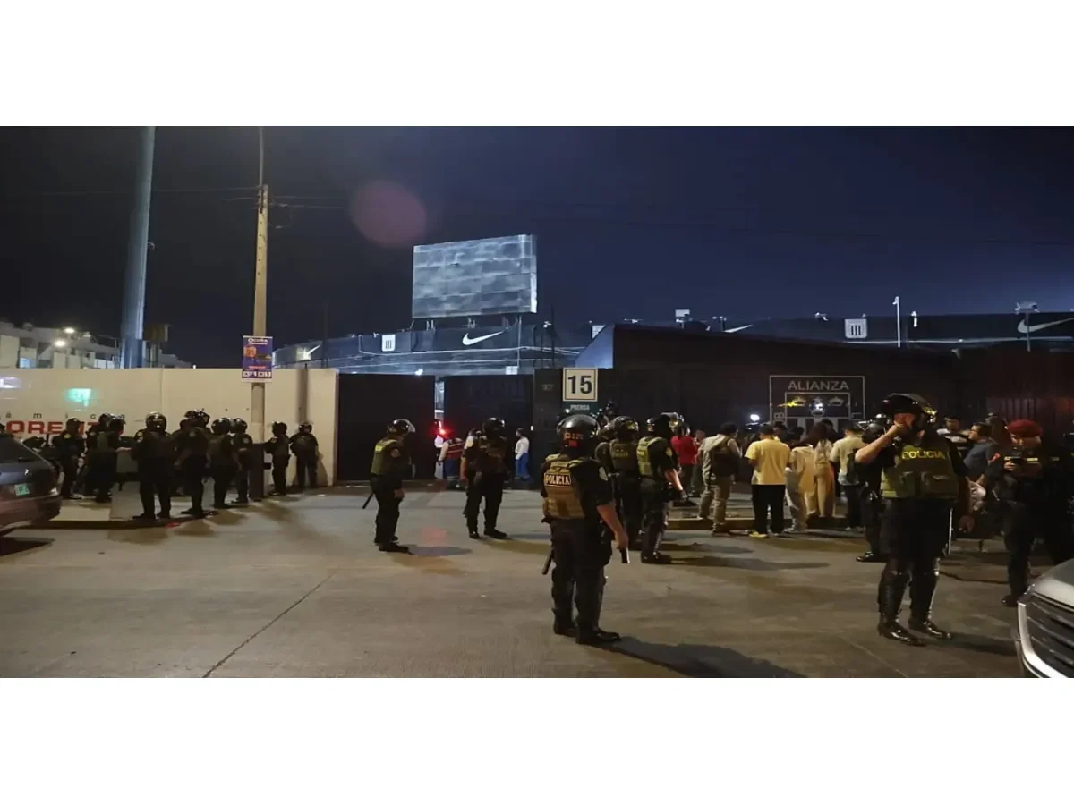 Al menos 60 heridos tras colapso de pared en el estadio de Alianza Lima en Perú