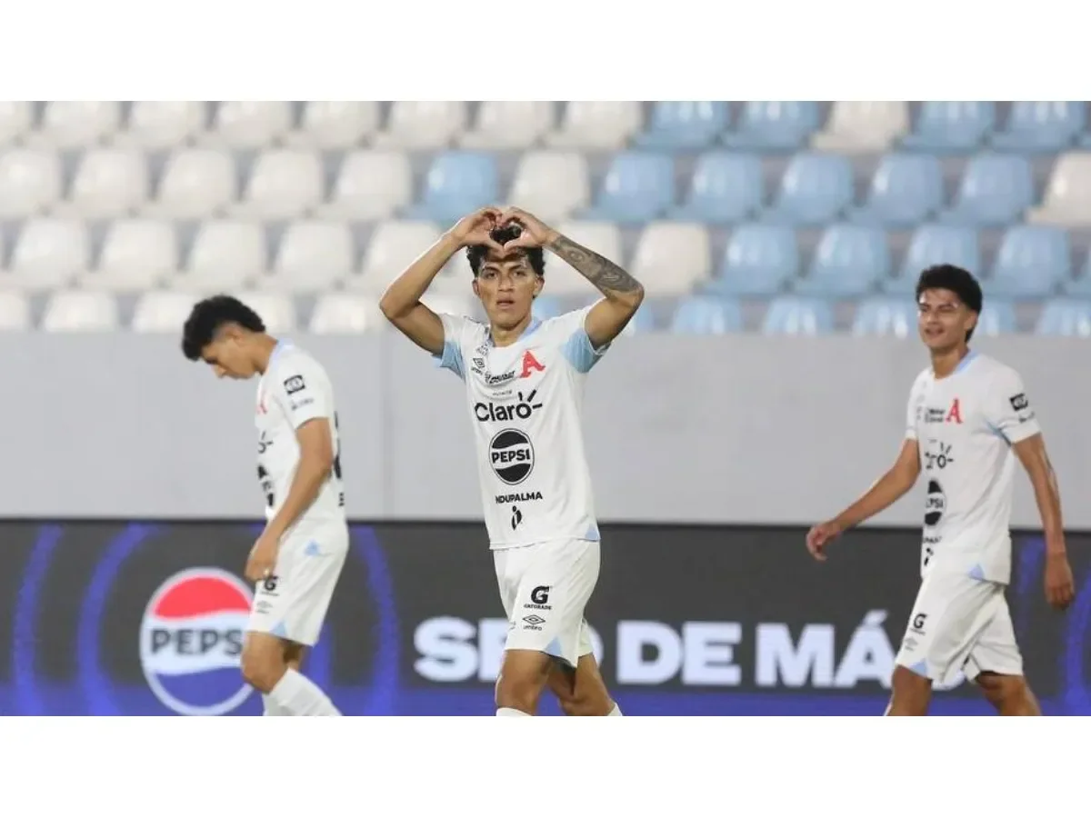 Alianza logra victoria agónica 3-2 ante Hércules en emocionante cierre de partido