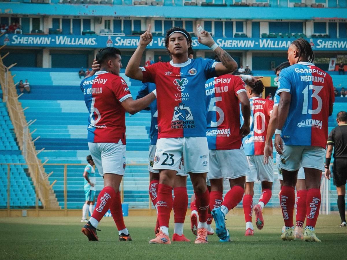 FAS domina con goleada 6-1 a Zacatecoluca y se mantiene firme en la cima del Clausura 2026