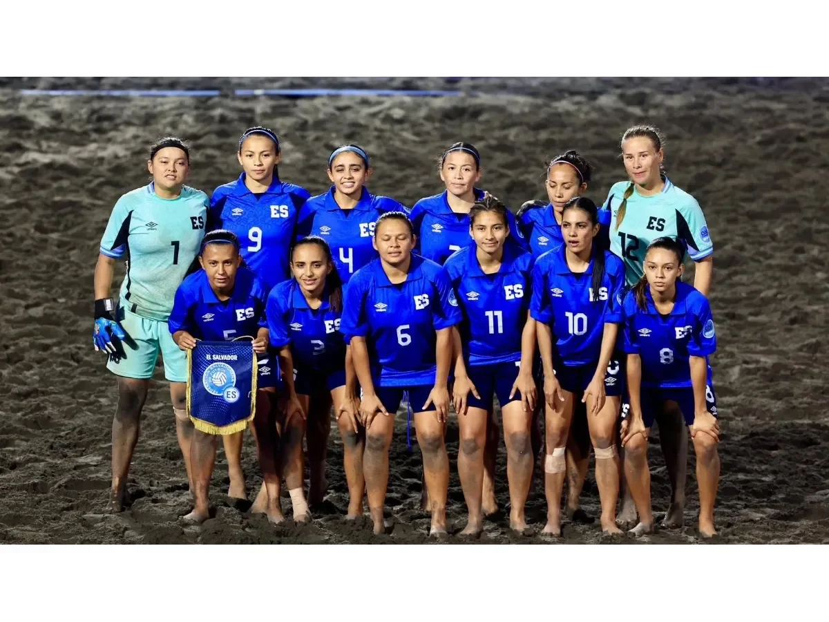 La selección femenina de fútbol playa de El Salvador conquista la Women’s Beach Soccer Cup con gol histórico