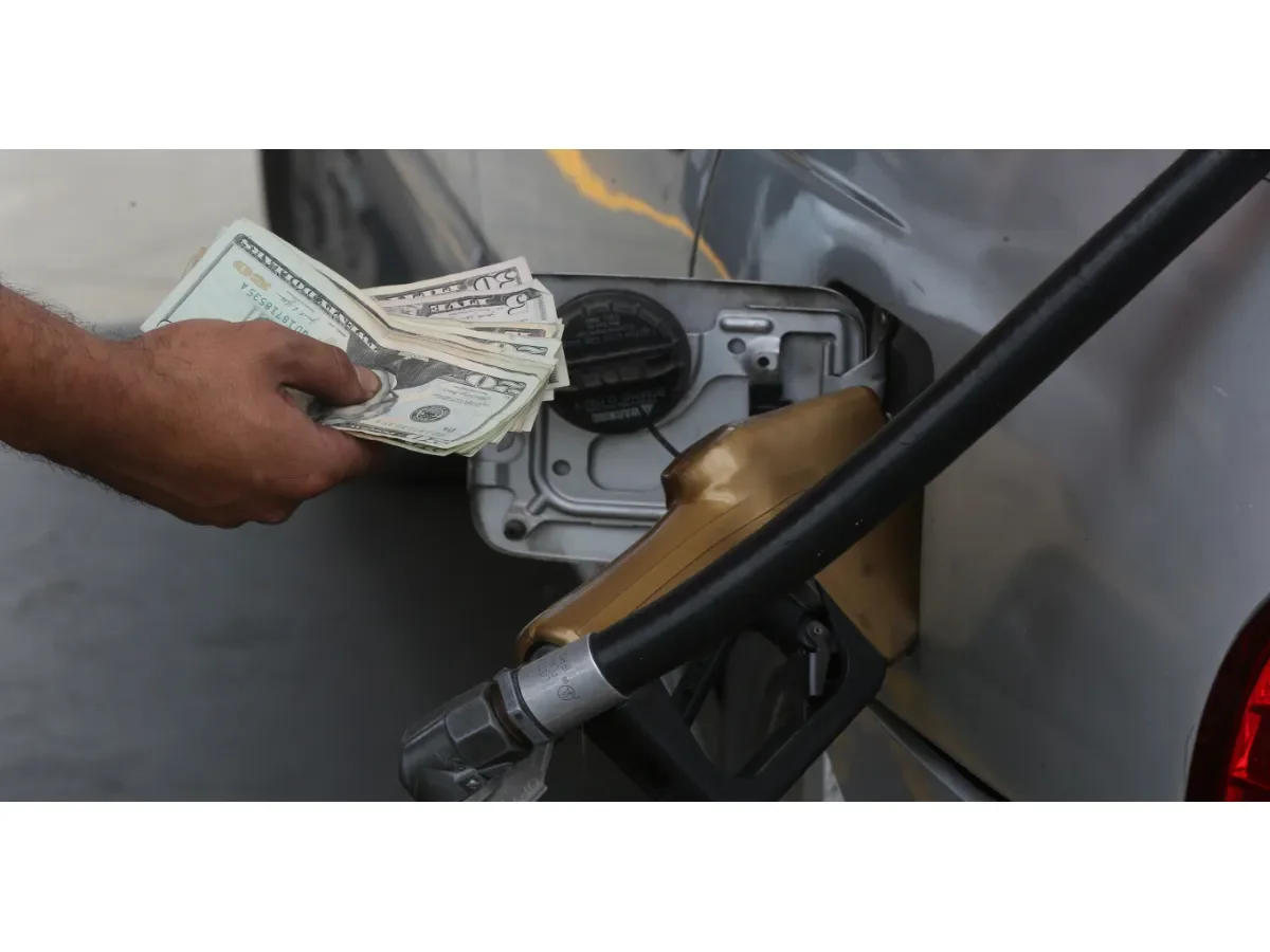 Precios de la gasolina en EE. UU. alcanzan máximos y California registra el costo más alto del país