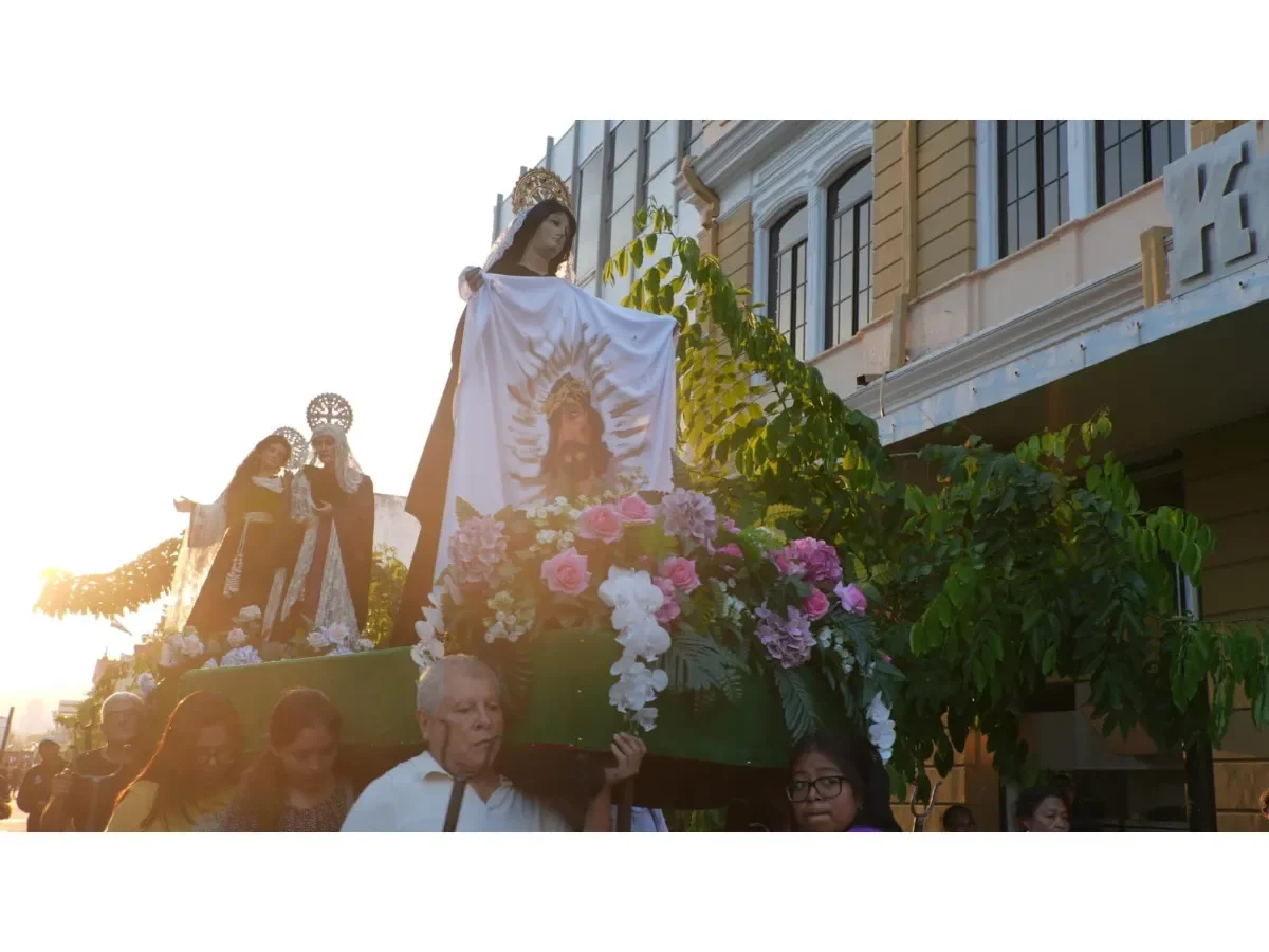 Sábado de Gloria en San Salvador: Crece la afluencia en actos religiosos del Centro Histórico