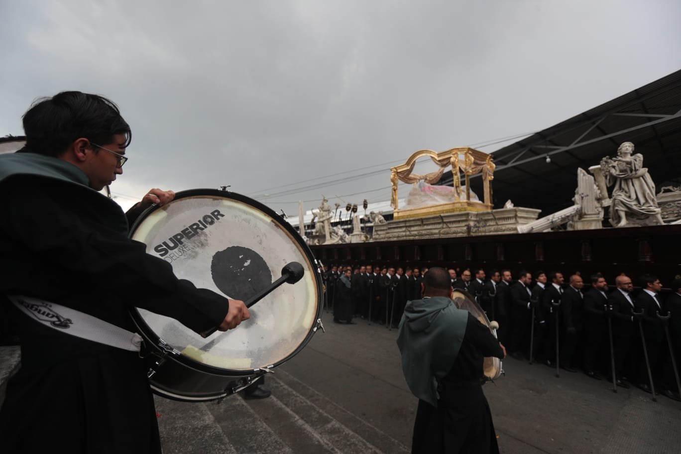 La Procesión Más Grande de Guatemala: Tradición y Fe en el Cristo Yacente de El Calvario