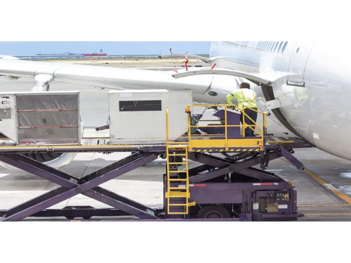 Carga aérea en El Salvador crece un 10.7 % en 2025 impulsando el sector logístico