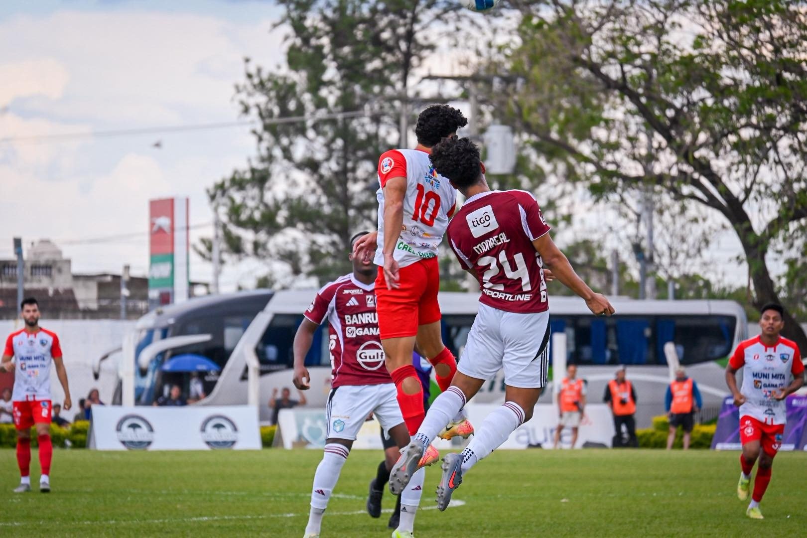 Mictlán y Comunicaciones empatan 1-1 y complican la lucha en la tabla acumulada