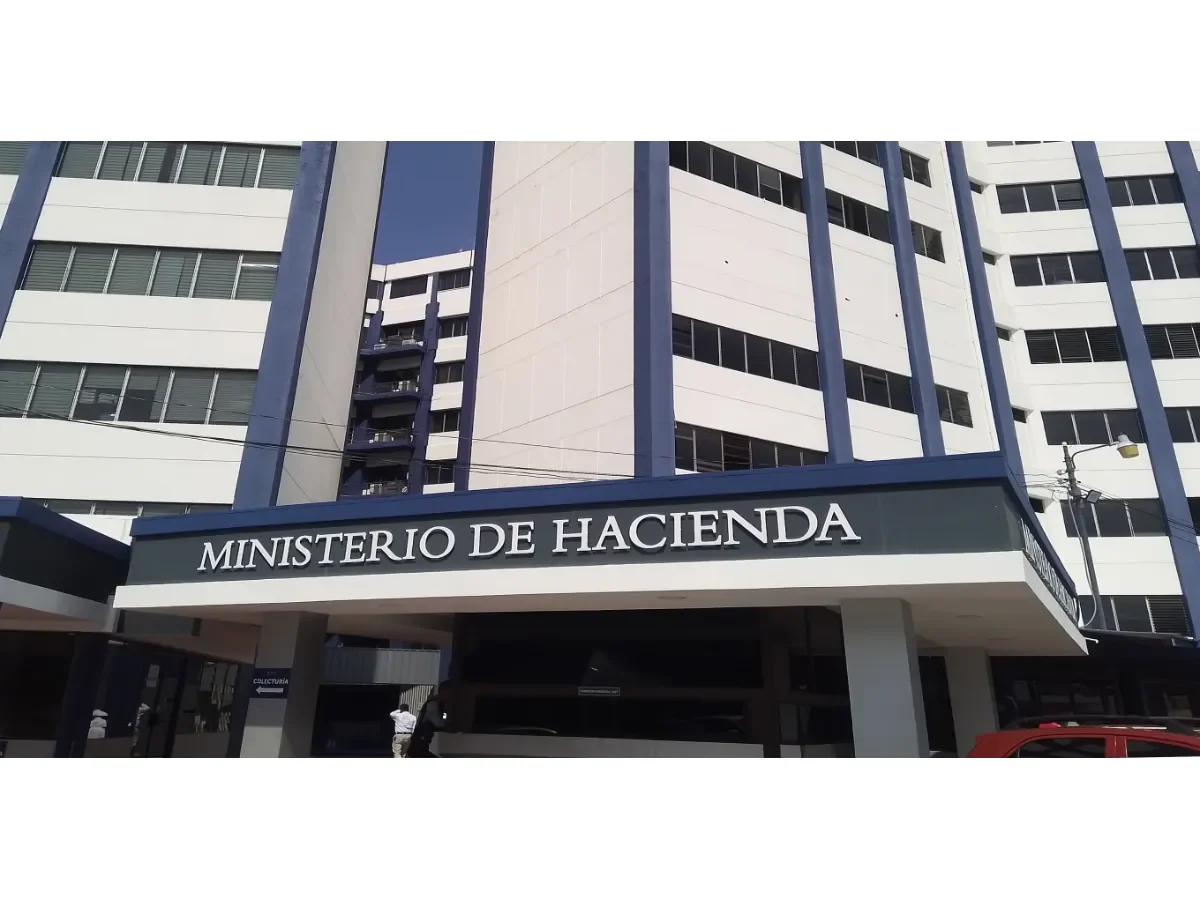 Ingresos tributarios crecieron 5.4 % en El Salvador a febrero de 2026, destaca Hacienda