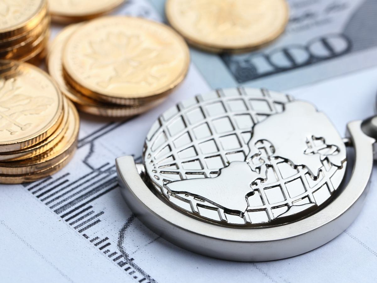 Desequilibrios económicos globales aumentan y ponen en riesgo la estabilidad financiera mundial