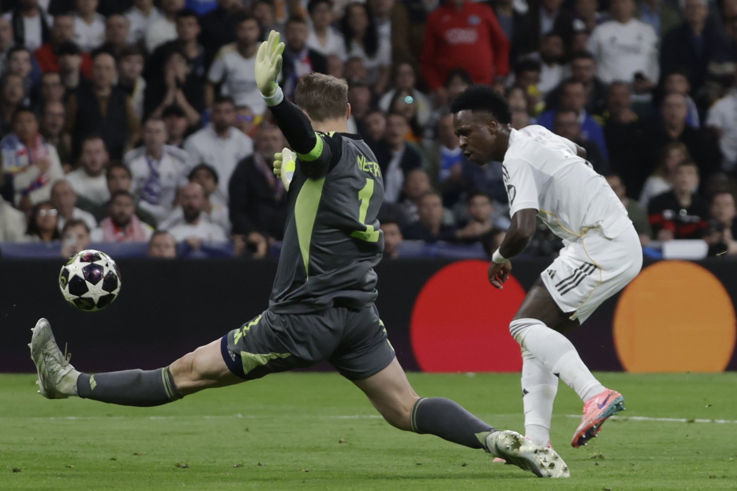 Manuel Neuer brilla y el Bayern Múnich complica la continuidad del Real Madrid en Champions