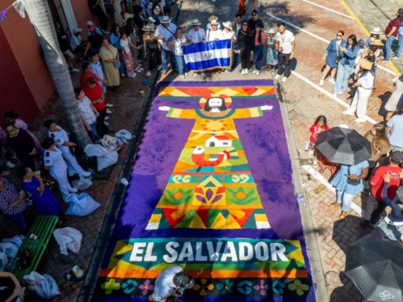 La alfombra cultural salvadoreña que cautivó a más de 50 mil visitantes en Comayagua, Honduras